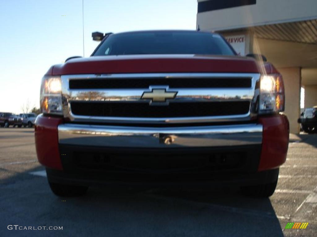 2007 Silverado 1500 LS Regular Cab - Victory Red / Dark Titanium Gray photo #8