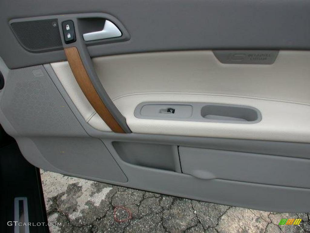 2008 Volvo C70 T5 Calcite Cream Door Panel Photo #41302360