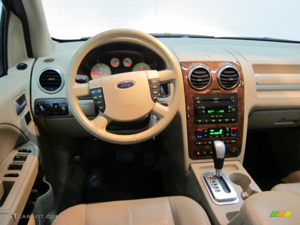 2005 Ford Freestyle Limited AWD Shale Dashboard Photo #41303932