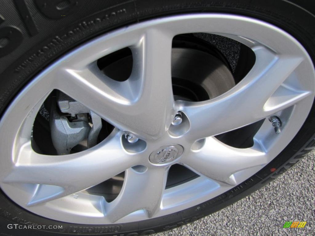2011 Rogue SV - Pearl White / Gray photo #9