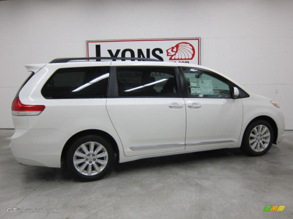 2011 Sienna Limited - Super White / Light Gray photo #2