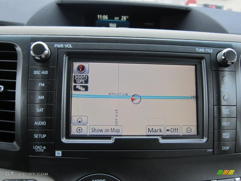 2011 Sienna Limited - Super White / Light Gray photo #7