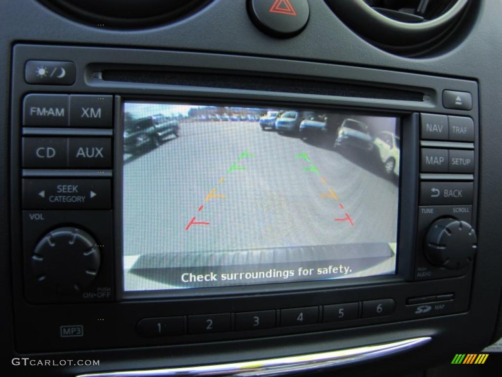 2011 Rogue SV - Pearl White / Gray photo #16