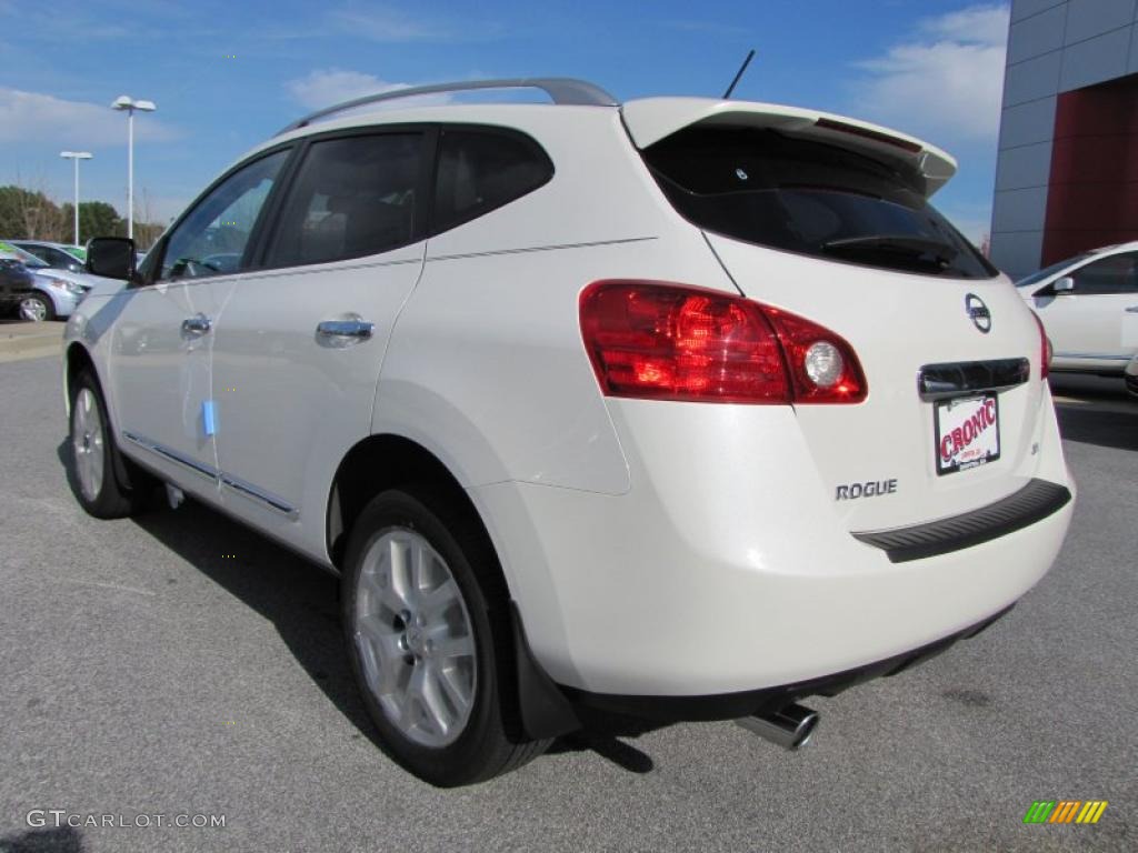 2011 Rogue SL - Pearl White / Gray photo #3