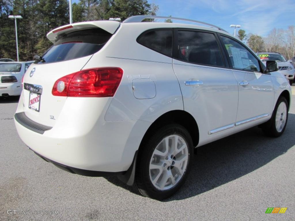 2011 Rogue SL - Pearl White / Gray photo #4