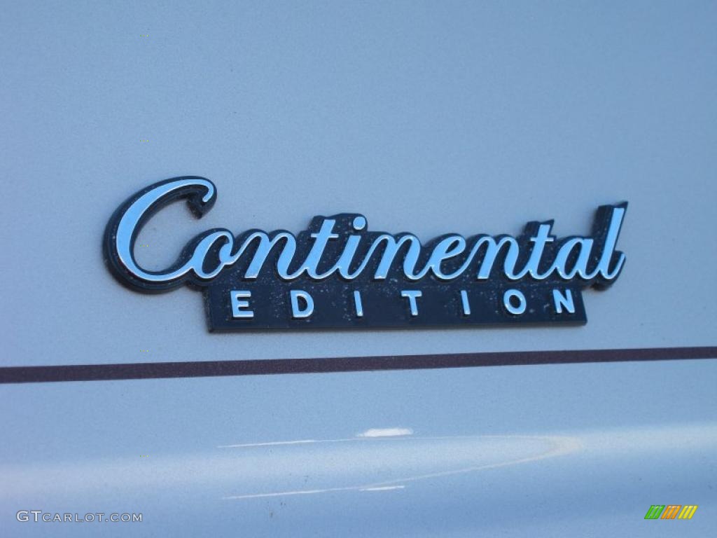 2010 Lincoln Town Car Signature Limited Marks and Logos Photo #41307119