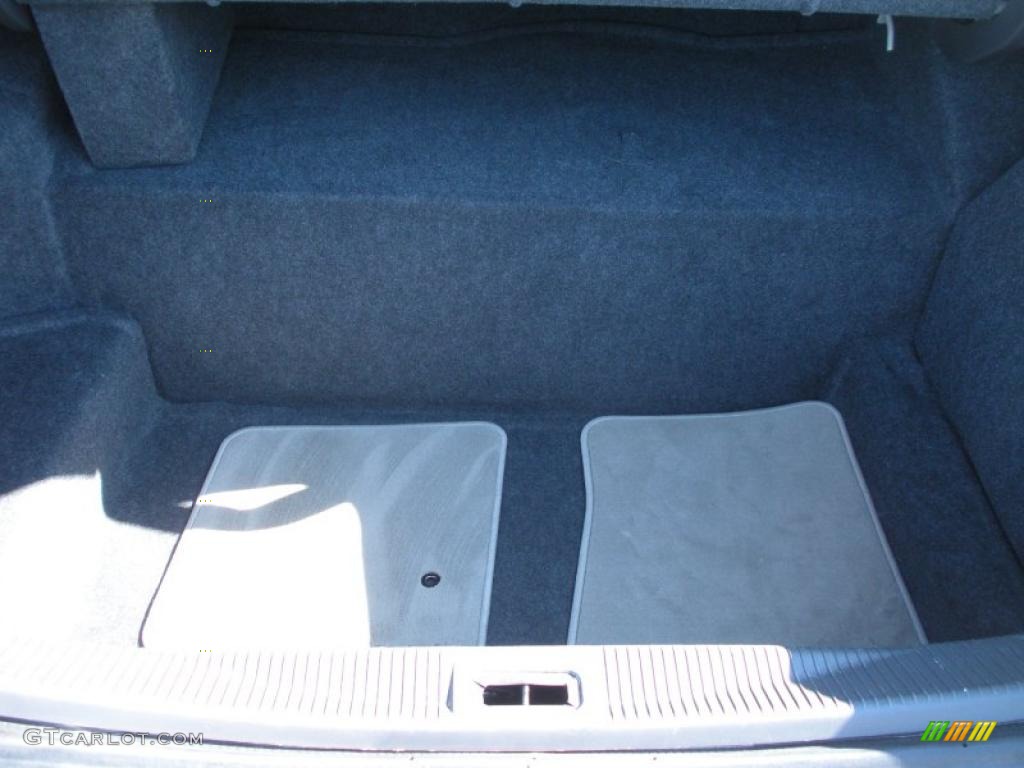 2010 Lincoln Town Car Signature Limited Trunk Photo #41307319
