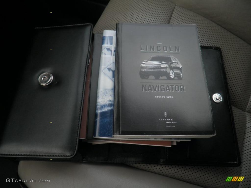 2007 Navigator Ultimate 4x4 - Vivid Red Metallic / Stone/Charcoal photo #15