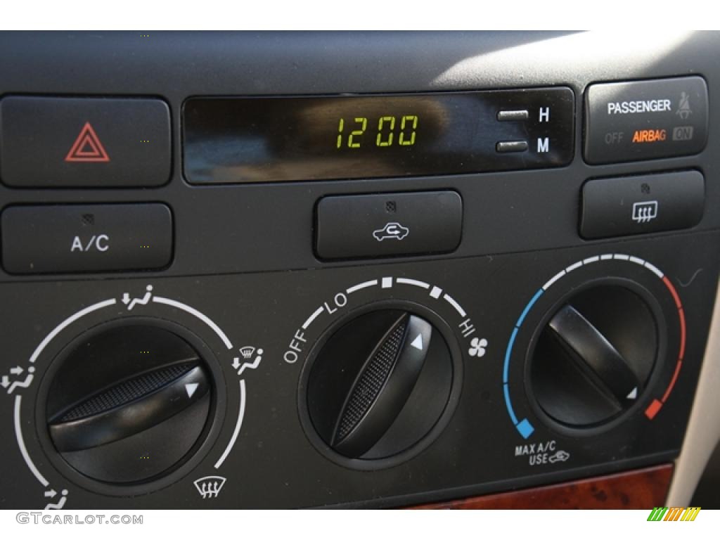 2008 Toyota Corolla LE Controls Photo #41310519