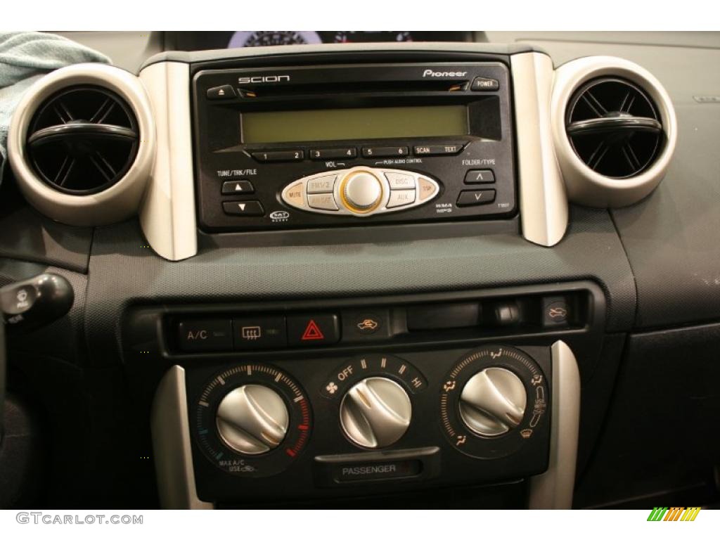 2006 Scion xA Standard xA Model Controls Photo #41316628