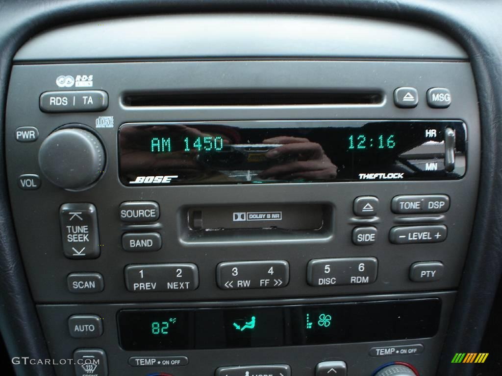 2003 Cadillac Seville STS Controls Photo #41317160
