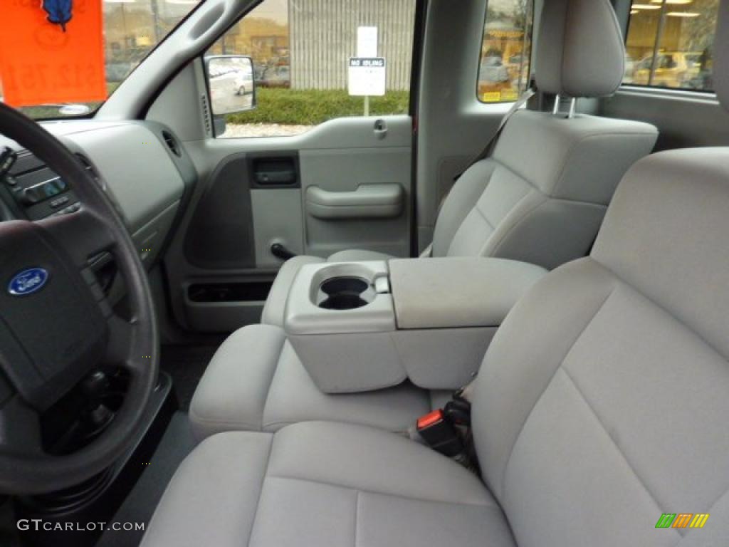 2005 F150 STX Regular Cab 4x4 - Bright Red / Medium Flint Grey photo #10