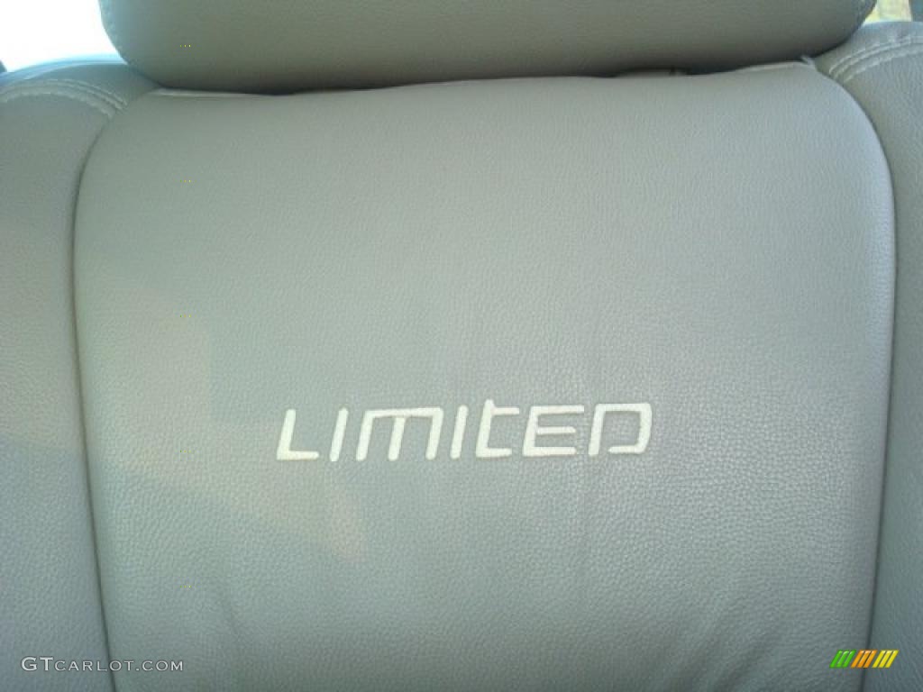2005 Chrysler Sebring Limited Coupe Marks and Logos Photos