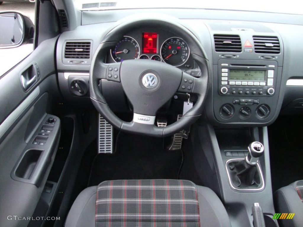 2009 Volkswagen GTI 4 Door Interlagos Black Cloth Steering Wheel Photo #41322126
