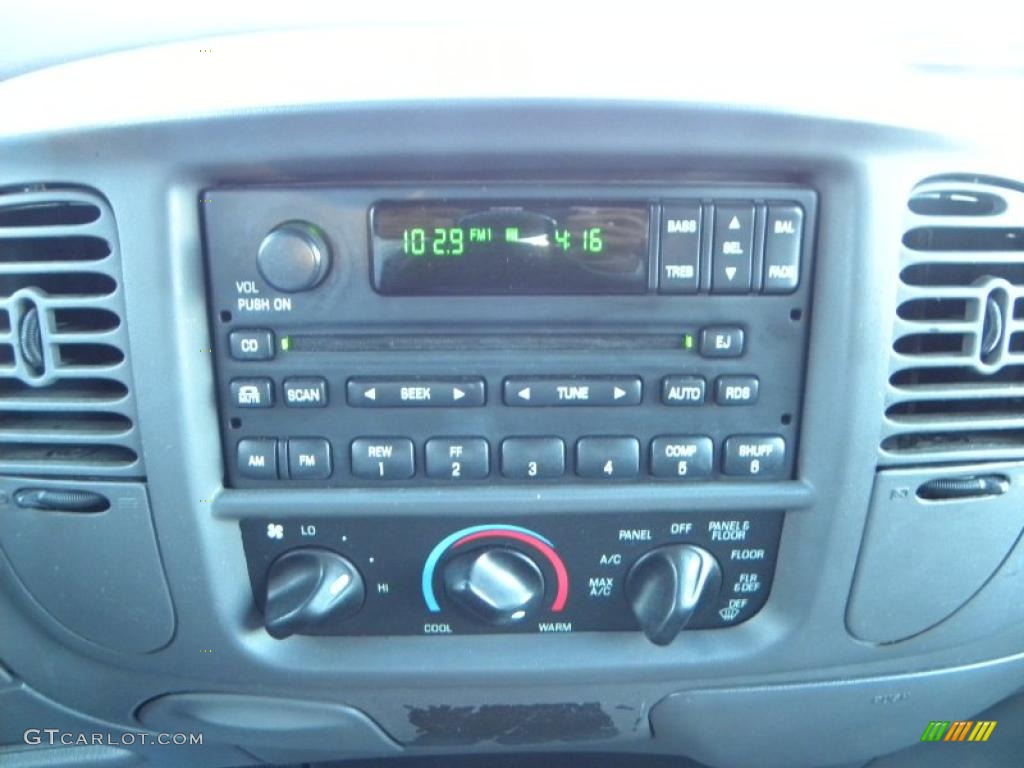 2002 Ford F150 XLT SuperCrew Controls Photo #41323738