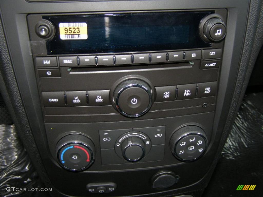 2011 Chevrolet HHR LS Controls Photo #41325370