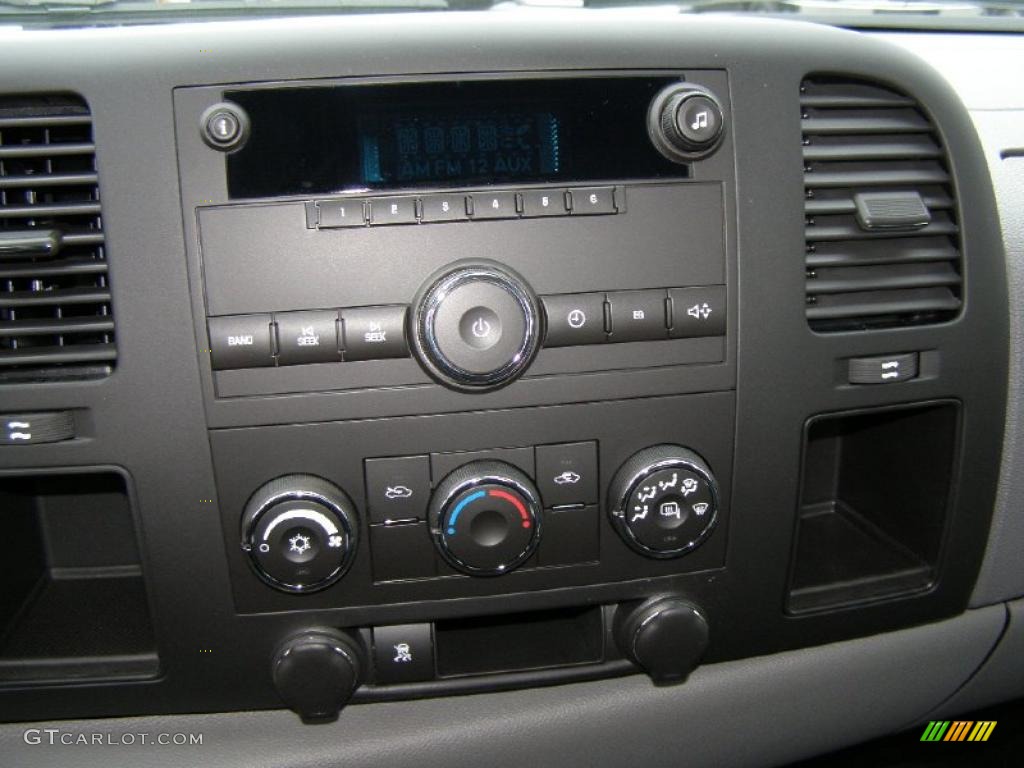 2011 Silverado 1500 Extended Cab 4x4 - Sheer Silver Metallic / Dark Titanium photo #4