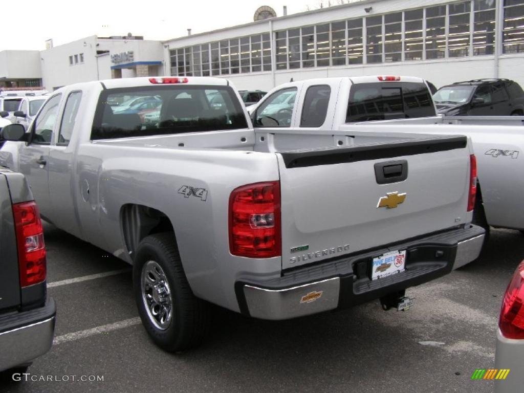 2011 Silverado 1500 Extended Cab 4x4 - Sheer Silver Metallic / Dark Titanium photo #2