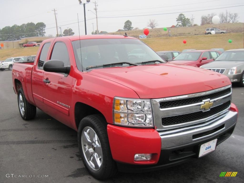 2009 Silverado 1500 LT Extended Cab - Victory Red / Ebony photo #7