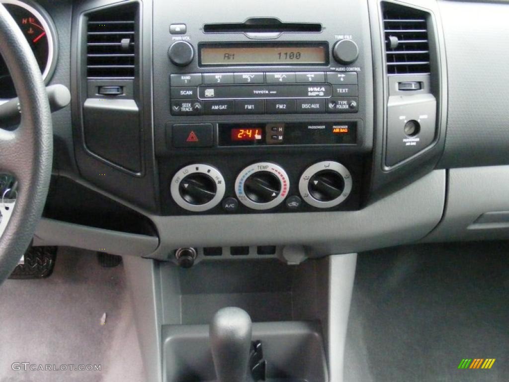 2009 Toyota Tacoma Access Cab Controls Photo #41328090