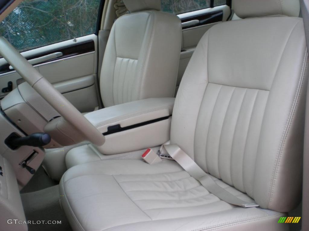 Light Camel Interior 2007 Lincoln Town Car Signature Photo #41334499
