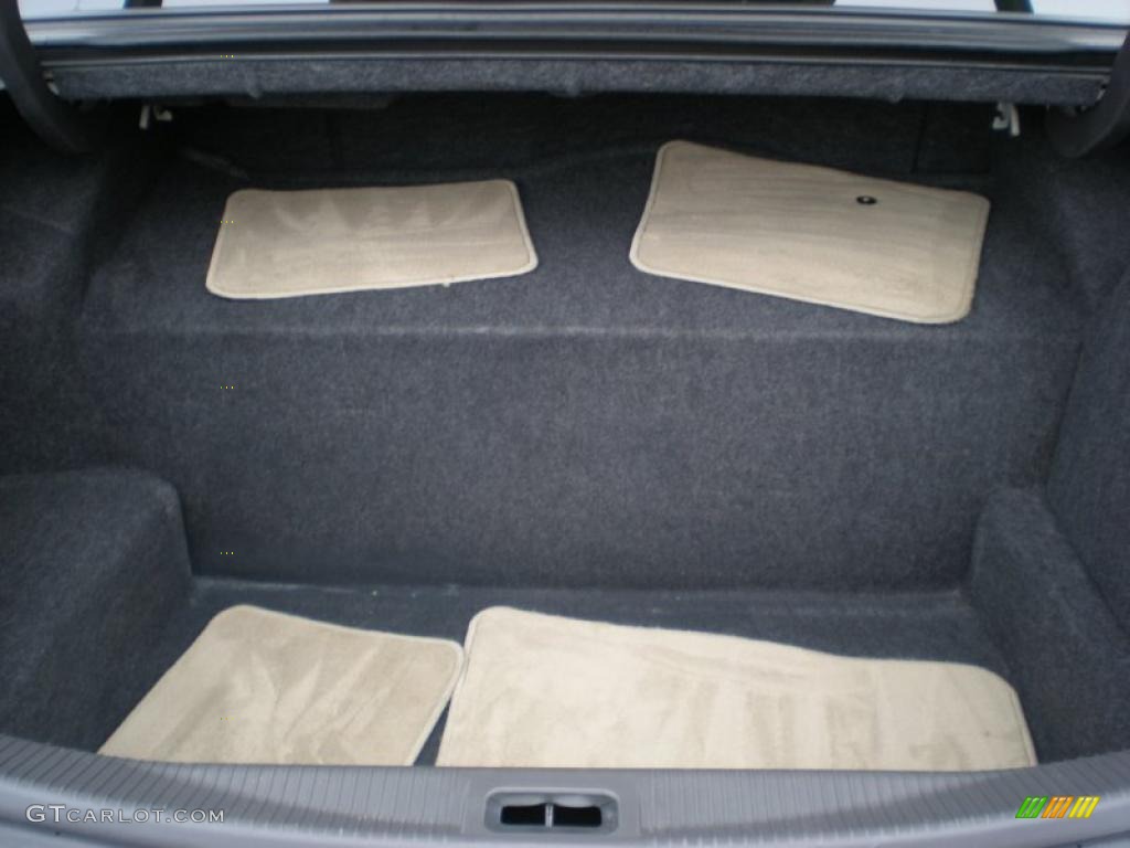 2007 Lincoln Town Car Signature Trunk Photo #41334619