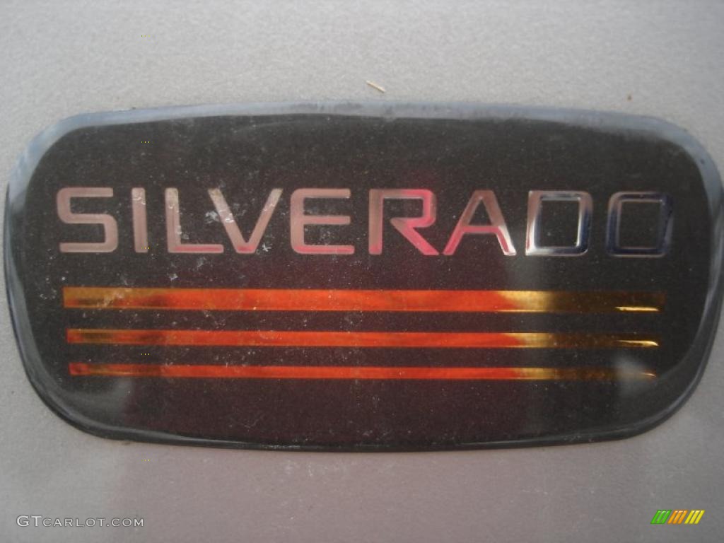 2004 Silverado 1500 LS Extended Cab 4x4 - Sandstone Metallic / Dark Charcoal photo #18