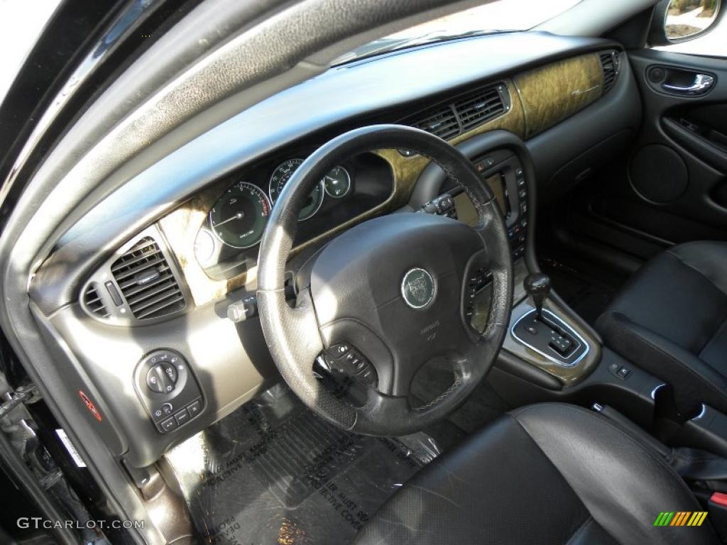 Charcoal Interior 2002 Jaguar X-Type 3.0 Photo #41339015