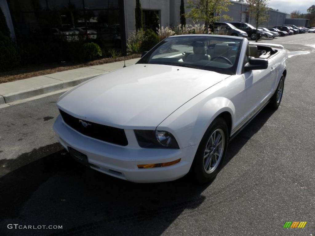 2005 Mustang V6 Premium Convertible - Performance White / Medium Parchment photo #1