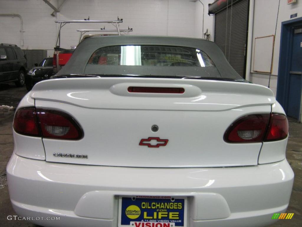 2000 Cavalier Z24 Convertible - Bright White / Medium Gray photo #15