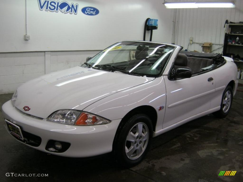 2000 Cavalier Z24 Convertible - Bright White / Medium Gray photo #23