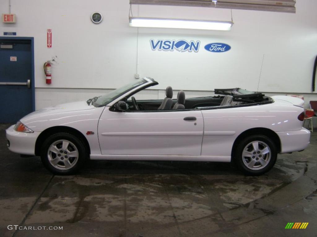 2000 Cavalier Z24 Convertible - Bright White / Medium Gray photo #24