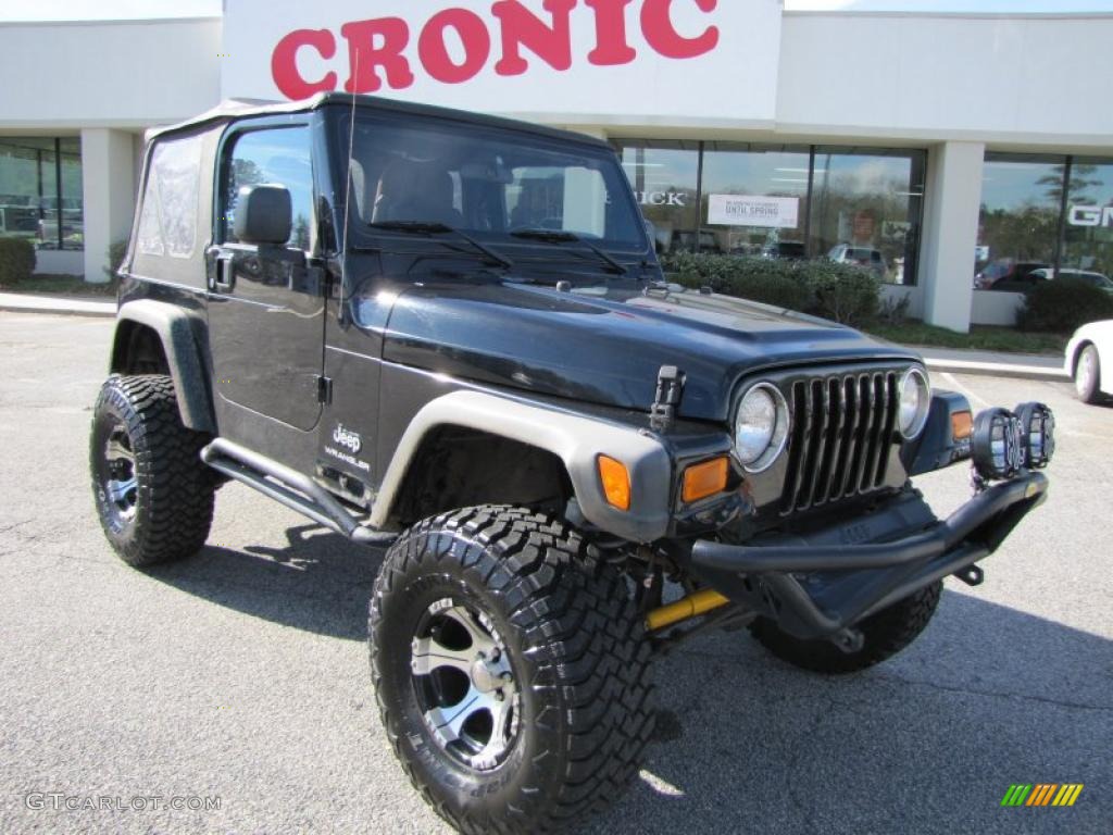 2004 Wrangler SE 4x4 - Black / Dark Slate Gray photo #1