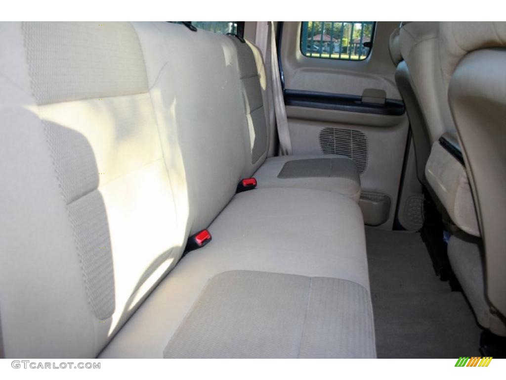 Tan Interior 2005 Ford F250 Super Duty XLT SuperCab 4x4 Photo #41345031