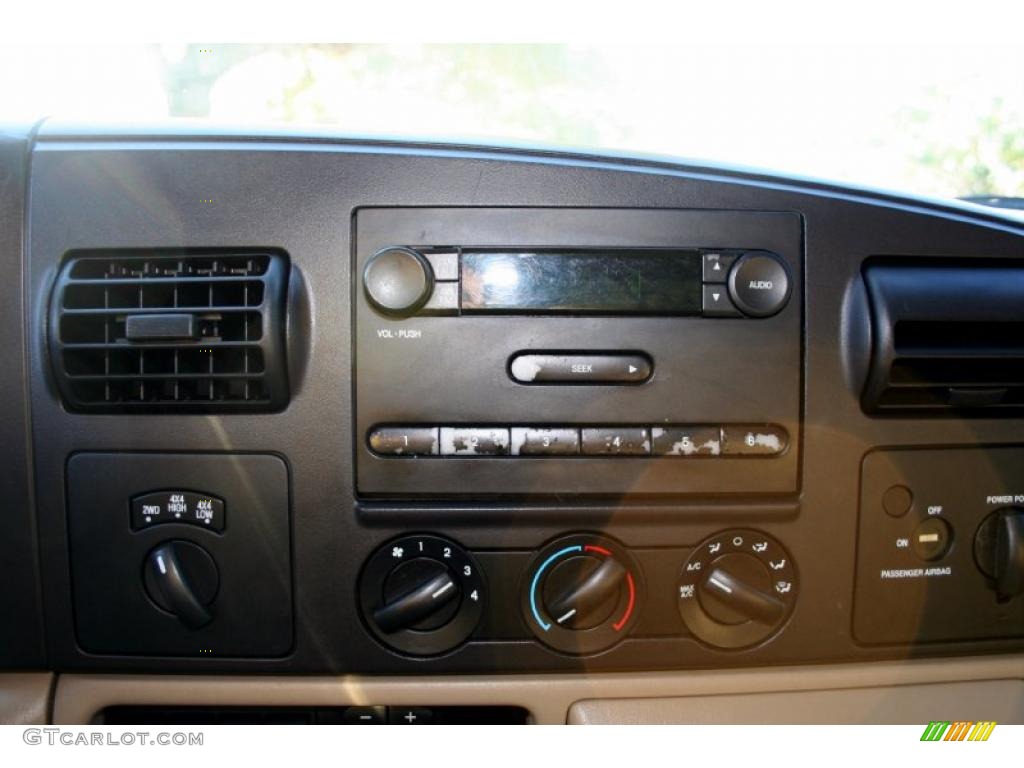2005 Ford F250 Super Duty XLT SuperCab 4x4 Controls Photo #41345451
