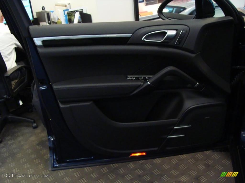 2011 Porsche Cayenne S Black Door Panel Photo #41349851