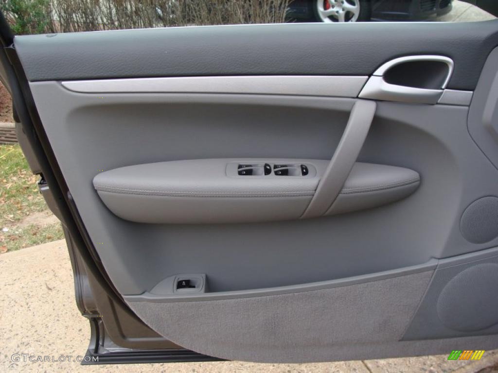 2009 Porsche Cayenne Tiptronic Stone/Steel Grey Door Panel Photo #41350355