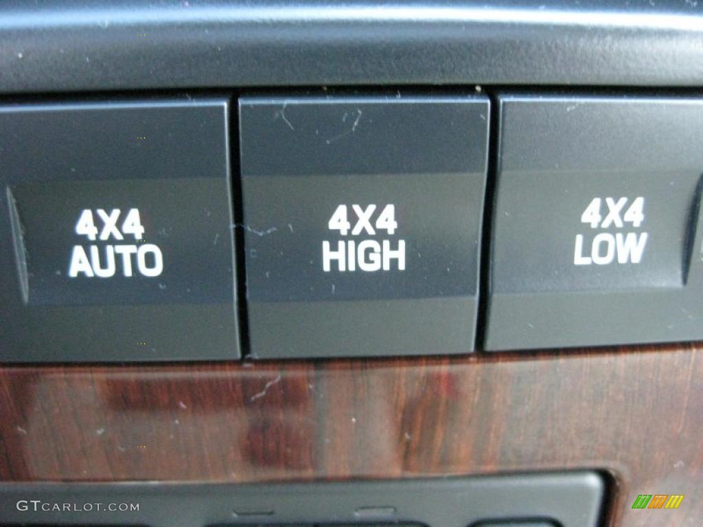 2006 Ford Explorer Limited 4x4 Controls Photo #41351875