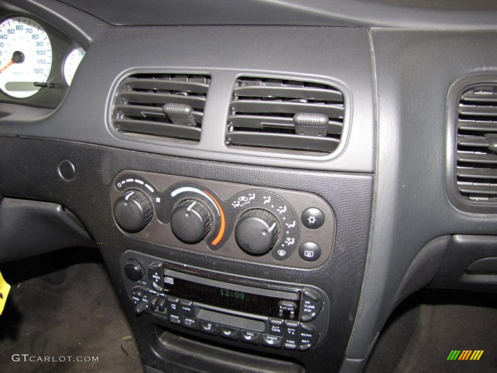 2002 Dodge Intrepid SE Controls Photos