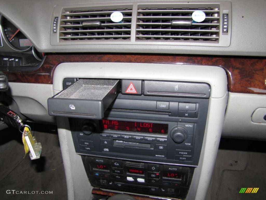 2002 Audi A4 3.0 quattro Sedan Controls Photo #41355115