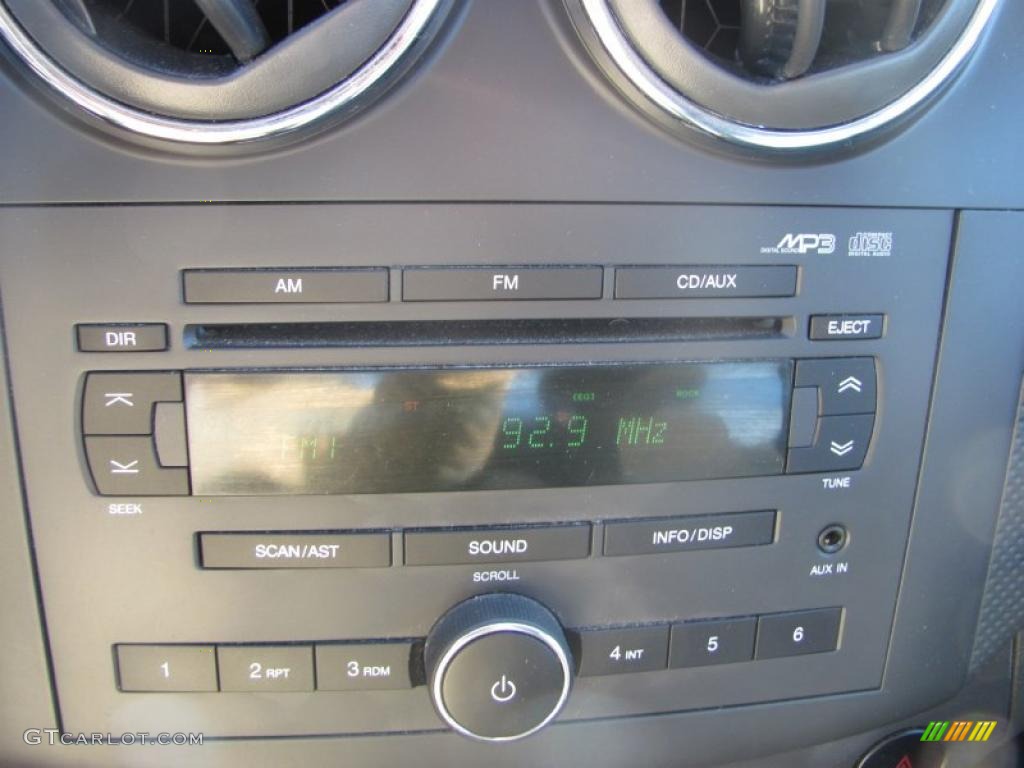 2007 Chevrolet Aveo LT Sedan Controls Photo #41356035