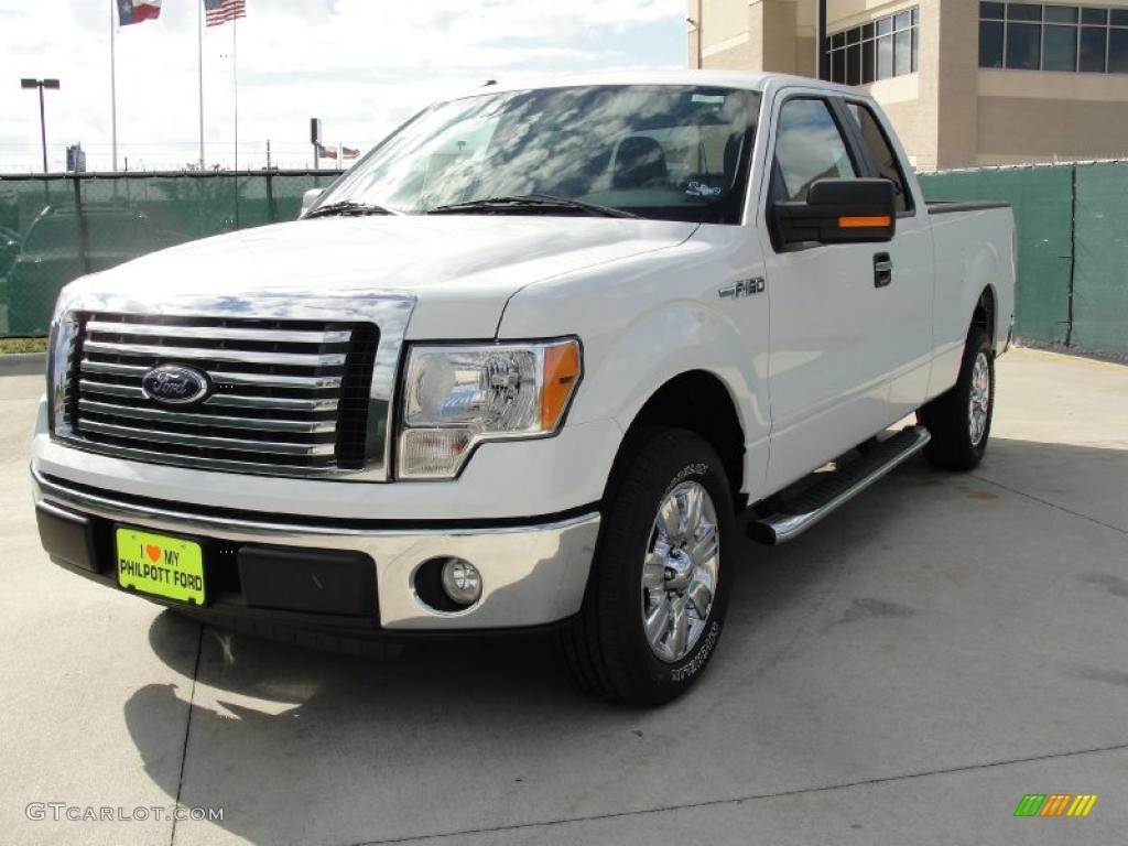 2010 F150 XLT SuperCab - Oxford White / Medium Stone photo #7