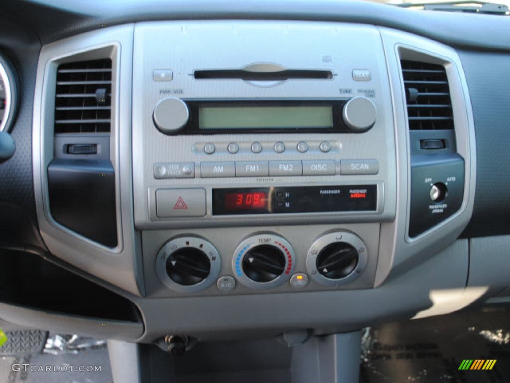 2005 Toyota Tacoma PreRunner TRD Access Cab Controls Photo #41356167