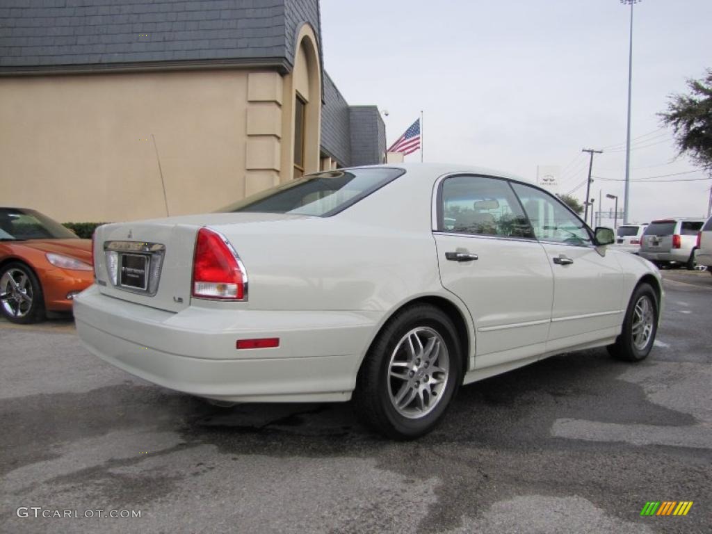 2002 Diamante LS - Vail White / Brown/Tan photo #6