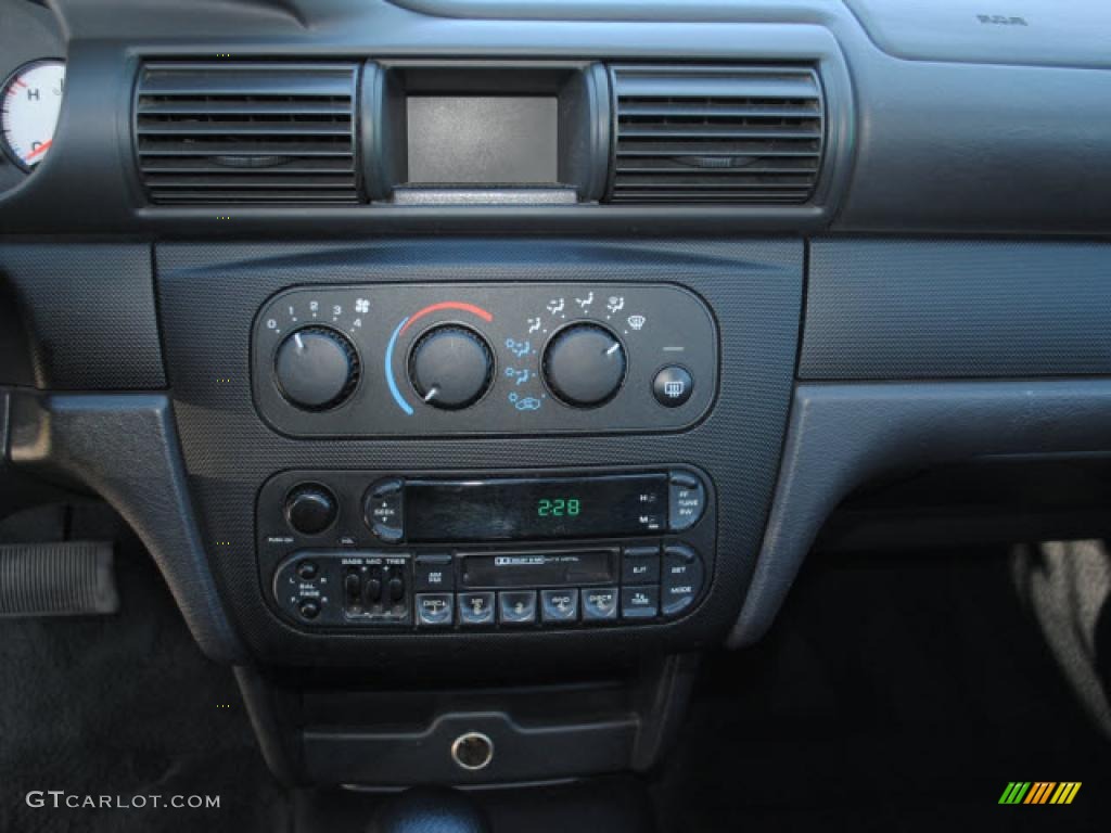 2002 Dodge Stratus SE Sedan Controls Photo #41357251