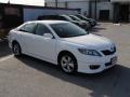 Super White - Camry SE Photo No. 6