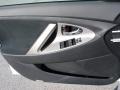 Super White - Camry SE Photo No. 14