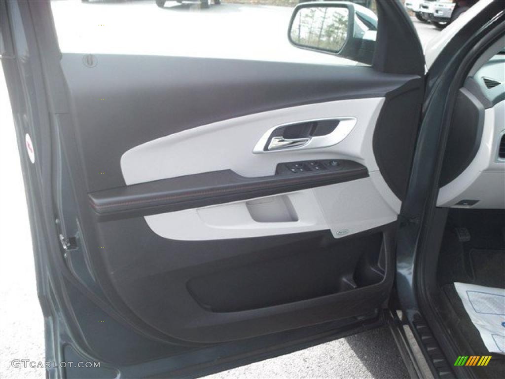 2011 Chevrolet Equinox LT AWD Light Titanium/Jet Black Door Panel Photo #41364583