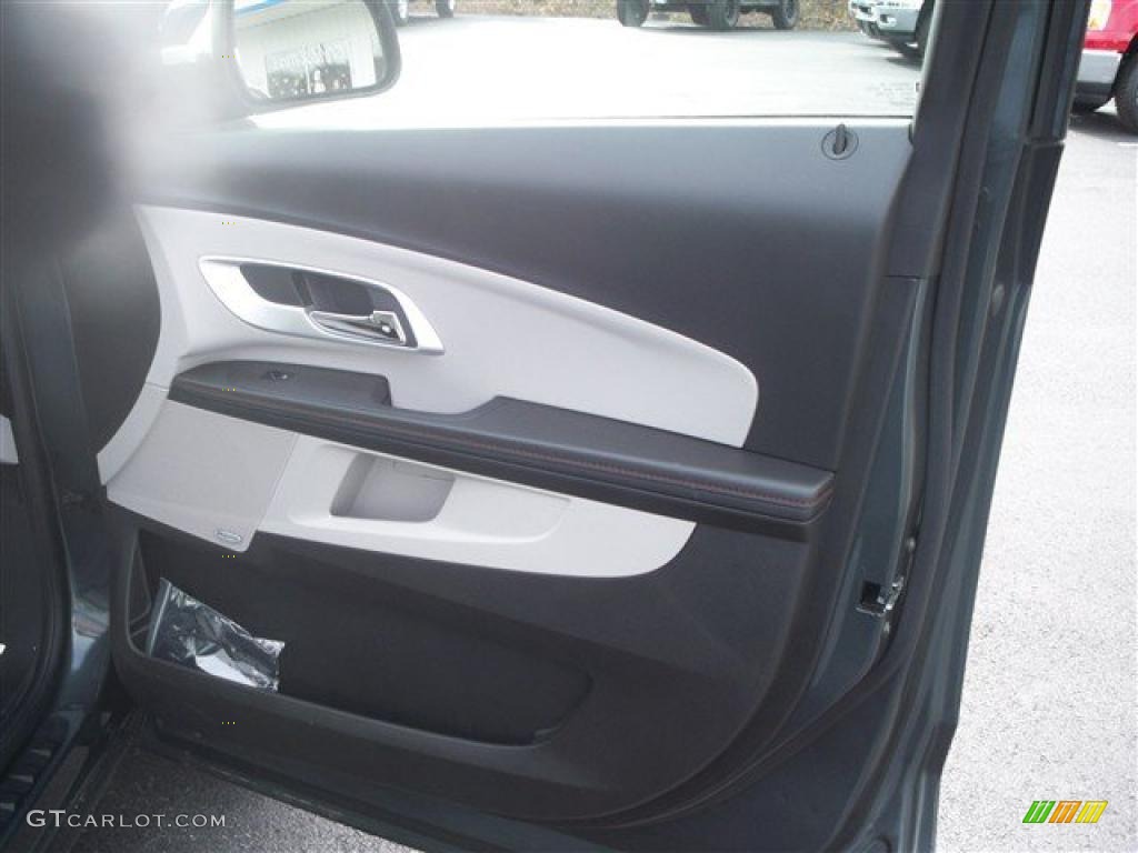 2011 Chevrolet Equinox LT AWD Light Titanium/Jet Black Door Panel Photo #41364675