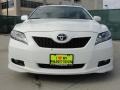 Super White - Camry SE Photo No. 9